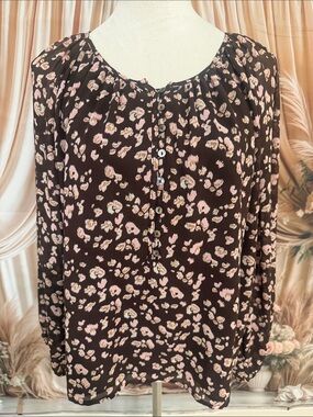 eesome Brown Button-Front Top with Pink and Gold Floral Print